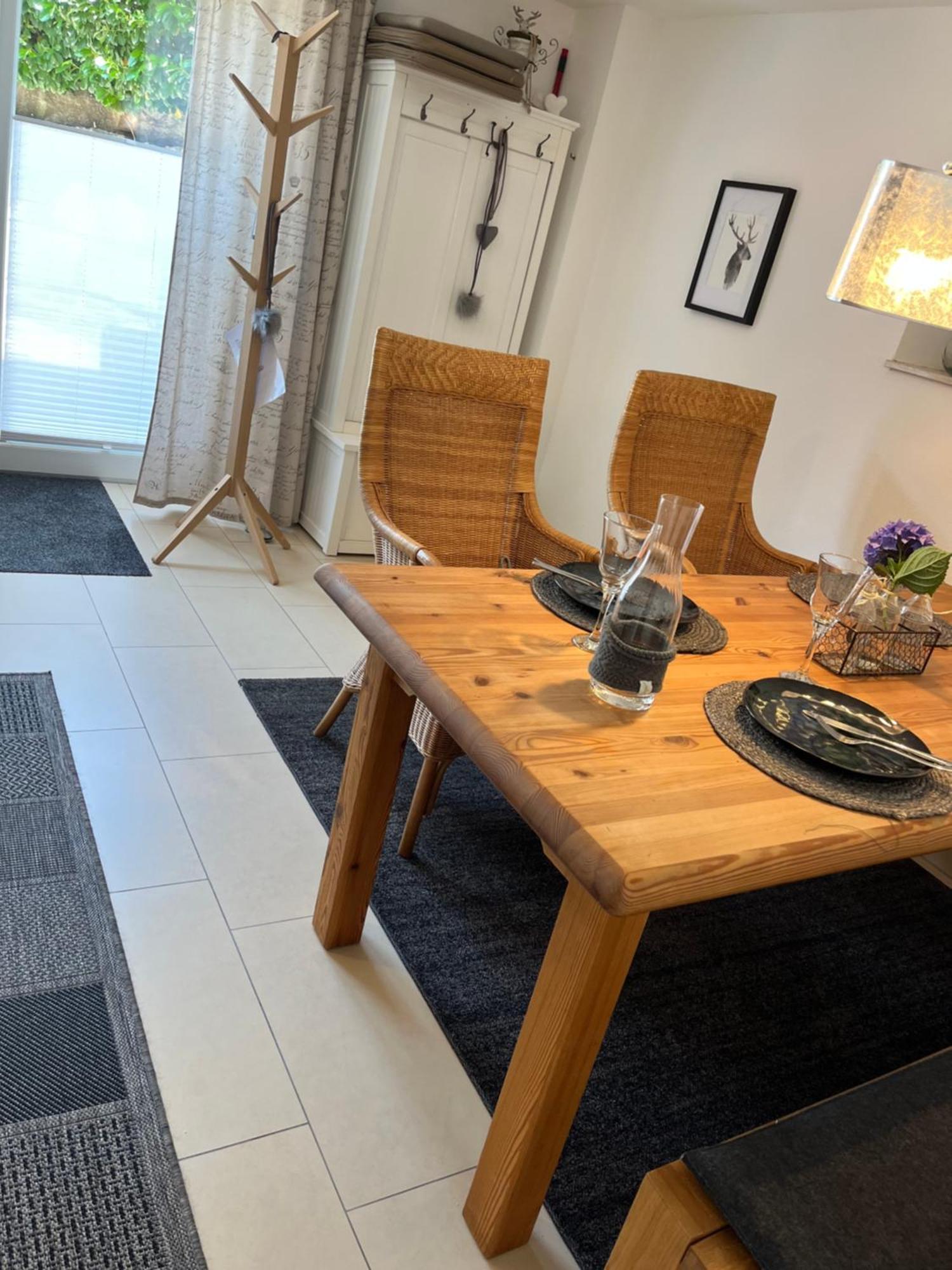 Schoene Ferienwohnung 2,5 Zimmer In Stadtnaehe Mit Eigenem Hofgarten Balingen Exterior photo
